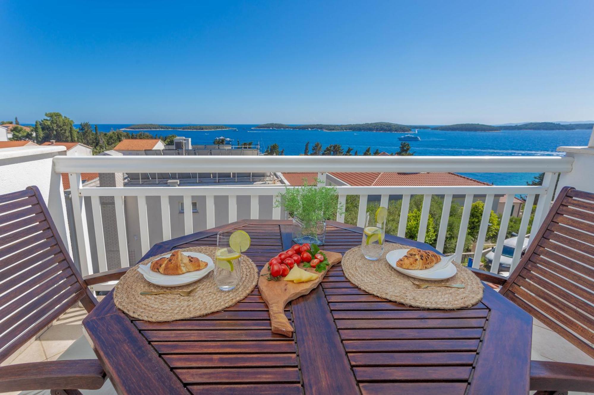 חוואר Tia Hvar Top View Apartment מראה חיצוני תמונה