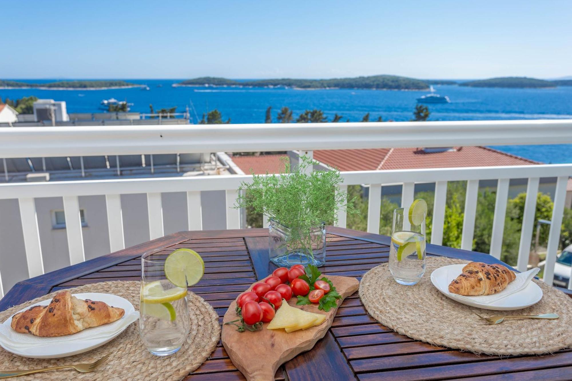 חוואר Tia Hvar Top View Apartment מראה חיצוני תמונה